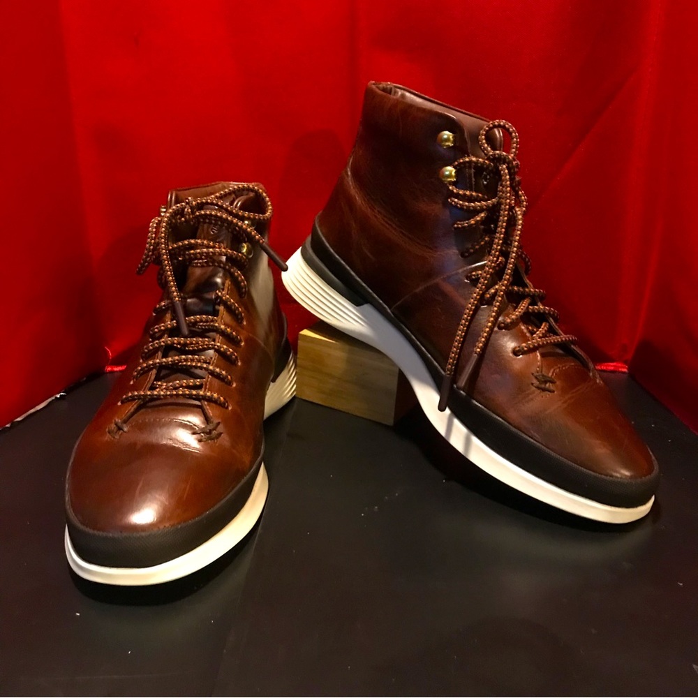 WOLF & SHEPHERD CROSSOVER CITY HIKER, Italian Leather in Maple and White SZ 11